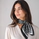 thumbnail image 3 of Pañuelo Tipo Seda 70x70 Cm Animal Print Leopardo Elegante negro Talla Única, 3 of 6