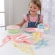 thumbnail image 2 of Juego de utensilios de cocina KidKraft Pastel de plástico de 27 piezas para niños mayores de 18 meses, 2 of 7