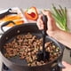 thumbnail image 5 of Picadora de carne, espátula de 5 cuchillas para carne molida de cocina | Herramientas para mezclar y picar carne molida de hamburguesa | Para utensilios de cocina antiadherentes (negro), 5 of 7