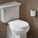 thumbnail image 2 of Asiento de inodoro KOHLER Cachet Nightlight ReadyLatch, parte delantera redonda, 2 of 9