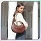 thumbnail image 2 of Bolso de mano Keyli para mujer, piel café, impermeable, 2 of 3