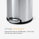 thumbnail image 4 of Bote de basura Simplehuman redondo para baño, 4,5 l/1,2 galones, acero, 4 of 7