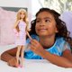 thumbnail image 2 of Muñeca de Moda Barbie Fashionistas #243 Rubia con Yeso Rosa en el Brazo, 2 of 6