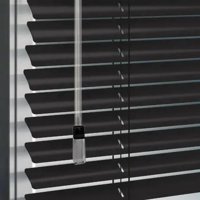 Bertex - Persiana De Aluminio Color Negro, Alto Ajustable Máximo De 140 Cm X Ancho A Elección Para Sala, Living, Oficina O Escritorio (95 Cm De Ancho X 140 Cm De Alto)