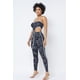 thumbnail image 2 of Top Corto con Estampado de Malla y Cuello Halter con Cadena de Plástico con Leggings a Juego L, 2 of 6