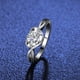 thumbnail image 4 of Anillos de Compromiso Solitario Clásicos de Moissanita para Mujer Anillo de Promesa de Plata Esterlina Torcida para Ella 1 Quilate Diamante Redondo Anillos de Boda Color D VVS1 Talla 5-9, 4 of 7