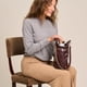 thumbnail image 5 of Portabotellas WanderFull 32 oz Merlot Imitación de Cocodrilo, 5 of 9
