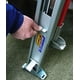 thumbnail image 3 of Estabilizador nivelador de escalera Levelok KeyLok Quick Connect, 3 of 8