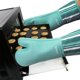 thumbnail image 3 of Guantes de horno Alselo 19 cm x 41 cm resistentes al calor, 3 of 6