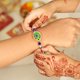 thumbnail image 3 of Juego de 3 pulseras Rakhi KSJONE de 33 cm Roli Tika, 3 of 8