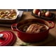 thumbnail image 4 of Horno holandés Le Creuset de hierro fundido esmaltado Signature de 15.5 cuartos de galón, 4 of 5