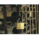 thumbnail image 2 of Padlock Master Lock 140T de latón macizo con llave, paquete de 2, 2 of 6