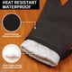 thumbnail image 3 of Guantes de horno Hovico de silicona resistentes al calor hasta 500 °F, 29,5 cm, 3 of 7