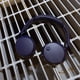 thumbnail image 4 of Auriculares intraurales inalámbricos Bluetooth Skullcandy Icon 180, batería de hasta 50 horas, livia, 4 of 8
