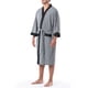 thumbnail image 2 of Bata IZOD para hombre, tejido gofrado, kimono gris jaspeado, XXL-3XL, 2 of 5