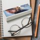 thumbnail image 4 of Estuche para Gafas Desmarcar Una Mujer Bajo La Influencia Cuero PU, 4 of 6