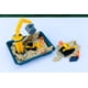 thumbnail image 3 of Playset CAT Dig N' Build Dirt con suciedad moldeable de 340 g y grúa, 3 of 7