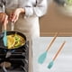 thumbnail image 5 of Juego de 2 utensilios de cocina de silicona con mango de madera, antiadherentes y resistentes al calor., 5 of 5