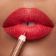 thumbnail image 4 of Lápiz Delineador de Labios Charlotte Tilbury Lip Cheat Resistente al Agua Rojo, 4 of 8