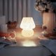 thumbnail image 5 of Lámpara de mesa ONEWISH estilo Murano de vidrio blanco en forma de hongo, 5 of 7