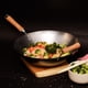 thumbnail image 4 of Wok JOYCE CHEN Classic Series de acero al carbono de 35 cm con asas de abedul, 4 of 7