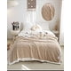 thumbnail image 3 of Frazada Exclusive 2 Plazas: Elegancia Texturizada y Confort Térmico BEIGE, 3 of 5