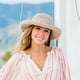 thumbnail image 2 of Sombrero para el sol Wallaroo Victoria para mujer, plegable, ala ancha, color camel, 2 of 9