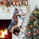 thumbnail image 1 of La Vida Secreta de tus Mascotas Tema: Calcetines de Navidad, fino lino blanco para colgar en escaleras y chimenea, decoración navideña para el hogar, regalo de Navidad. 45cm × 32cm, 1 of 5