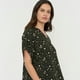 thumbnail image 3 of Blusa Mujer M/C Verde Animal Print Cuello V Corona, 3 of 5
