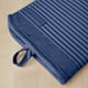thumbnail image 3 of Juego de guantes de cocina KitchenAid de silicona suave acanalada, color sauce azul, 3 of 6
