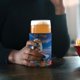 thumbnail image 4 of Todos los Perros Van al Cielo Funda enfriadora de latas, aislante de bebidas para mantener frías o calientes, funda térmica plegable para latas, portabebidas reutilizable, 4 of 6