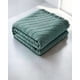 thumbnail image 3 of Manta Con Flecos Decorativa Y Tejido De Rombos En Relieve Color Verde, 3 of 4