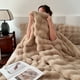 thumbnail image 5 of Manta de terciopelo de conejo de lujo y ligera para invierno, manta gruesa de terciopelo de doble cara para dormitorio, manta de siesta de felpa de conejo avanzada, 5 of 5