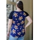 thumbnail image 2 of Top con Estampado Floral y Canalé en Negro con Bloques de Color, Azul Marino Floral, Talla 2XL, 2 of 5