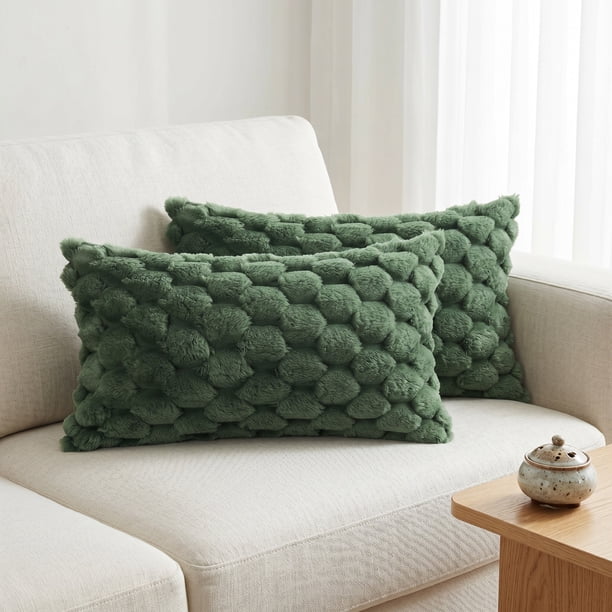 REGALWOVEN Paquete de 2 Fundas de Cojín Decorativas de Piel Sintética Fundas de Cojín Peludas Verdes 12" x 20"
