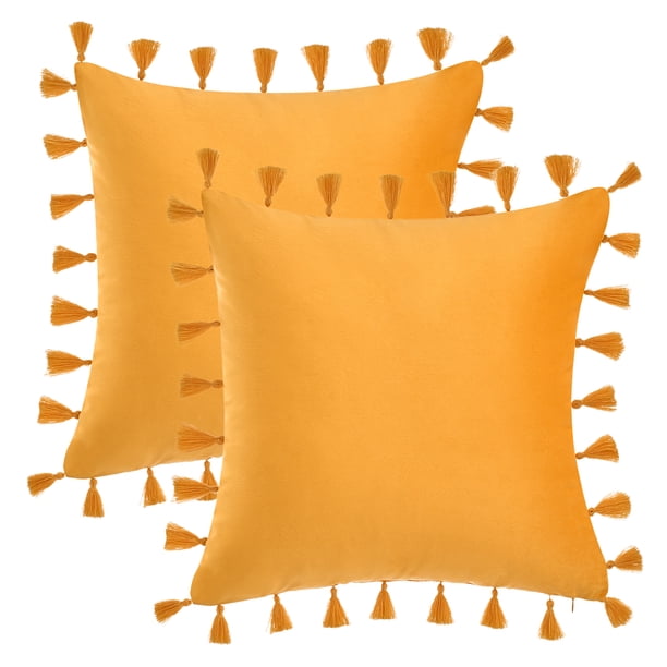 REGALWOVEN Paquete de 2 fundas de cojín decorativas de terciopelo suave sólido con borlas para sofá, dormitorio, sofá amarillo 20" x 20"