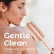 thumbnail image 5 of Cepillo Back Scrubber MainBasics para baño y ducha, mango largo, 5 of 9