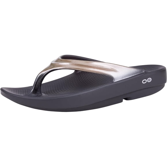 Sandalia Recovery OOFOS OolaLa Luxe Latte para mujer, talla 9