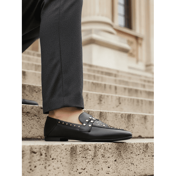 Mocasín de Cuero Hedder Negro con Tachuelas