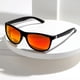 thumbnail image 2 of POLASUP GAFAS LENTES DE SOL Un par de gafas de sol de moda con recubrimiento negro mate y rojo, 2 of 6
