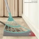 thumbnail image 3 of Escoba mágica multifunción 2 en 1 universal de silicona con raspador, ideal para baño, cocina y baño (verde)., 3 of 7