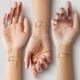 thumbnail image 4 of Base de maquillaje COVERGIRL Outlast All-Day Ultimate Finish, 4 of 6