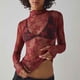 thumbnail image 2 of Blusa informal de malla sin forro con mangas largas y encaje para mujer, con estampados hermosos y transparentes, 2 of 5