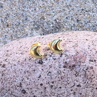 Bendito Amor - Aros De Luna Menguante Bañados En Oro 24K – Magia Y Renovación En Tu Estilo