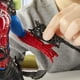 thumbnail image 5 of Figura de Acción Spider-Man VenomVersus Transformación Líquida, 5 of 12