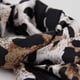 thumbnail image 4 of Pañuelo Largo Tipo Seda De 90x180cm Estampado Animal Print negro Talla Única, 4 of 4