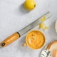 thumbnail image 5 of Rallador Zester Microplane Premium, color mostaza, acero inoxidable, 5 of 9