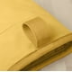 thumbnail image 4 of Juego de guantes de cocina KitchenAid Beacon, bicolor, antideslizantes, 2 piezas, 4 of 7