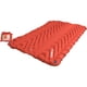 thumbnail image 1 of Colchón inflable KLYMIT con aislamiento doble V para 2 personas, 1 of 3