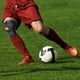thumbnail image 3 of Estabilizador de rodilla MUELLER Sports Medicine, autoajustable, negro, 3 of 7